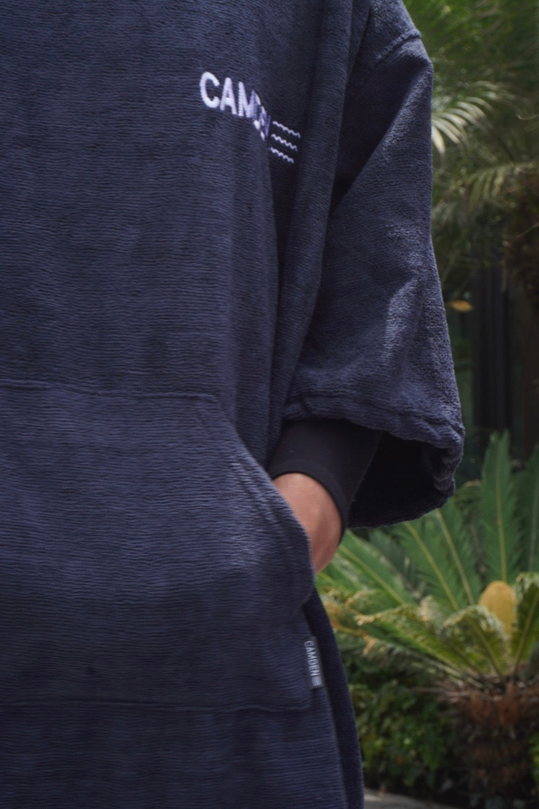 Poncho Camden Negro - Rosa