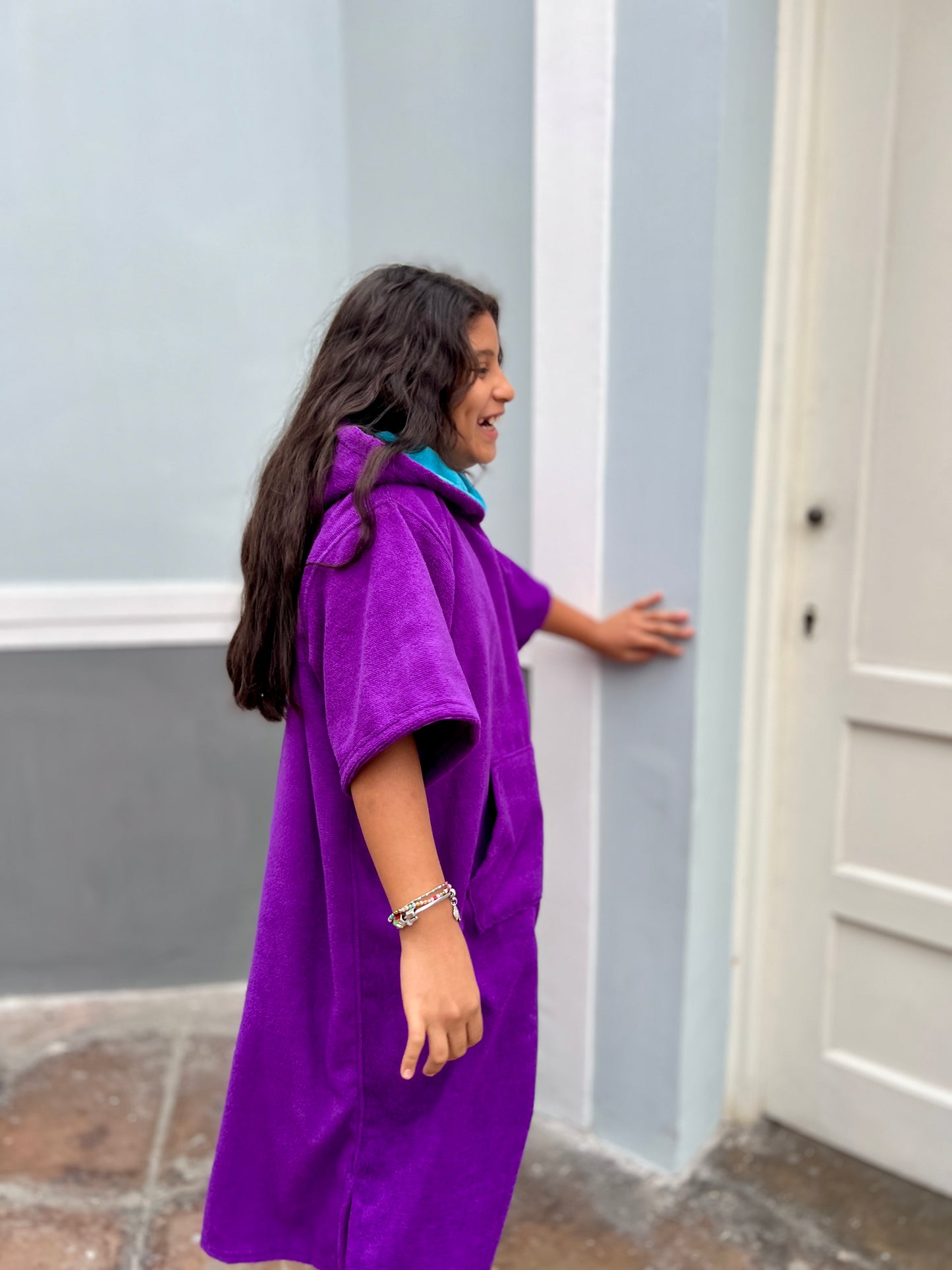 Poncho Camden Niños Morado con capucha Turquesa