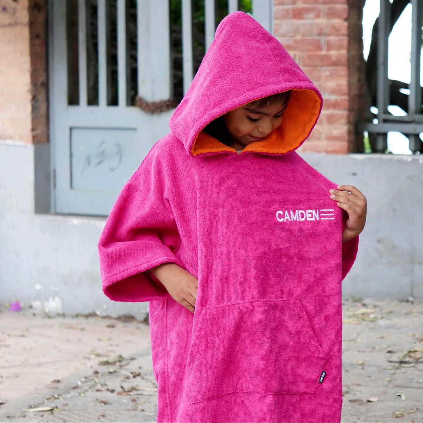 Poncho Camden Niños Rosa chicle