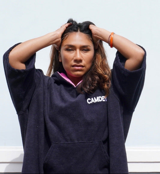 Poncho Camden Negro - Rosa