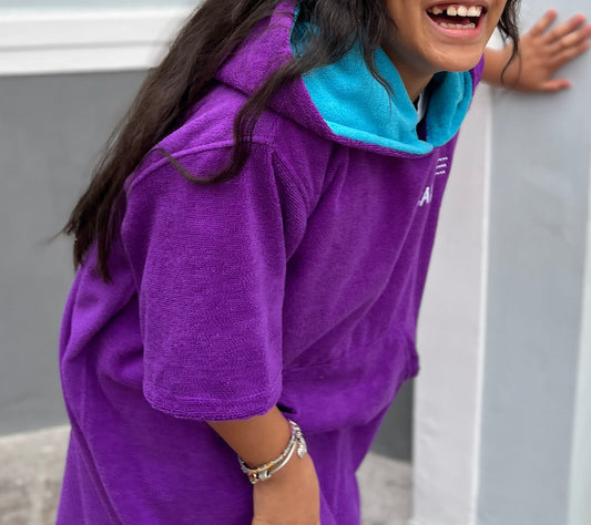Poncho Camden Niños Morado con capucha Turquesa